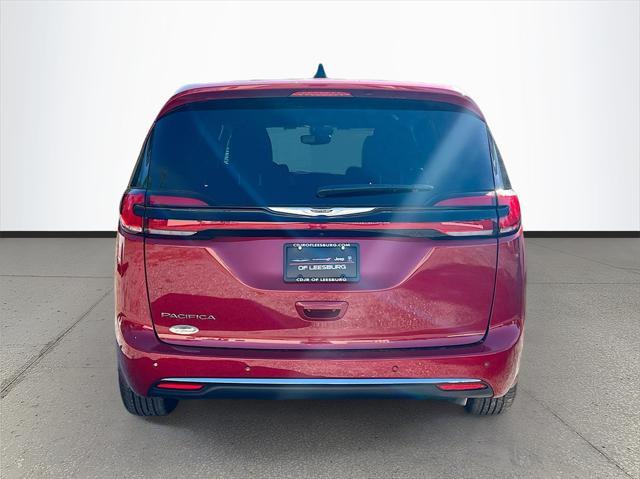 new 2025 Chrysler Pacifica car, priced at $44,420