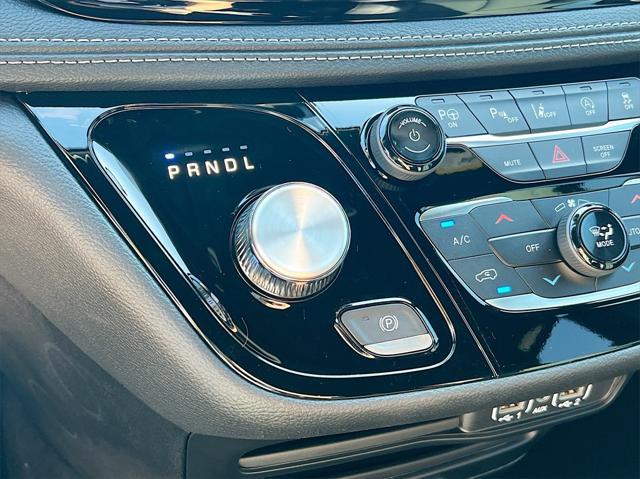 new 2025 Chrysler Pacifica car, priced at $44,420