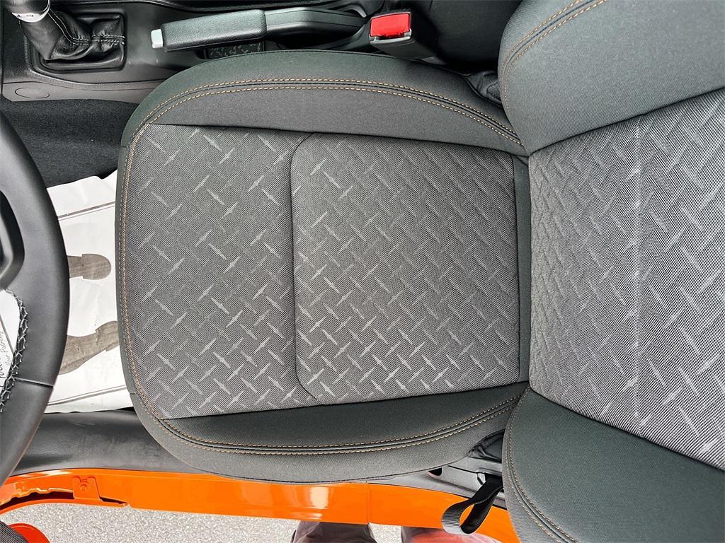 new 2025 Jeep Gladiator car, priced at $45,462