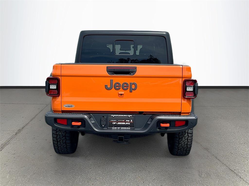 new 2025 Jeep Gladiator car, priced at $45,462