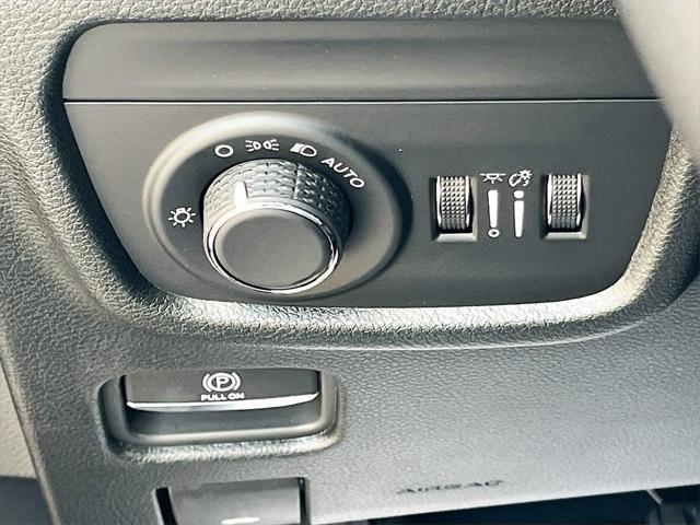 new 2025 Jeep Grand Cherokee car, priced at $35,199