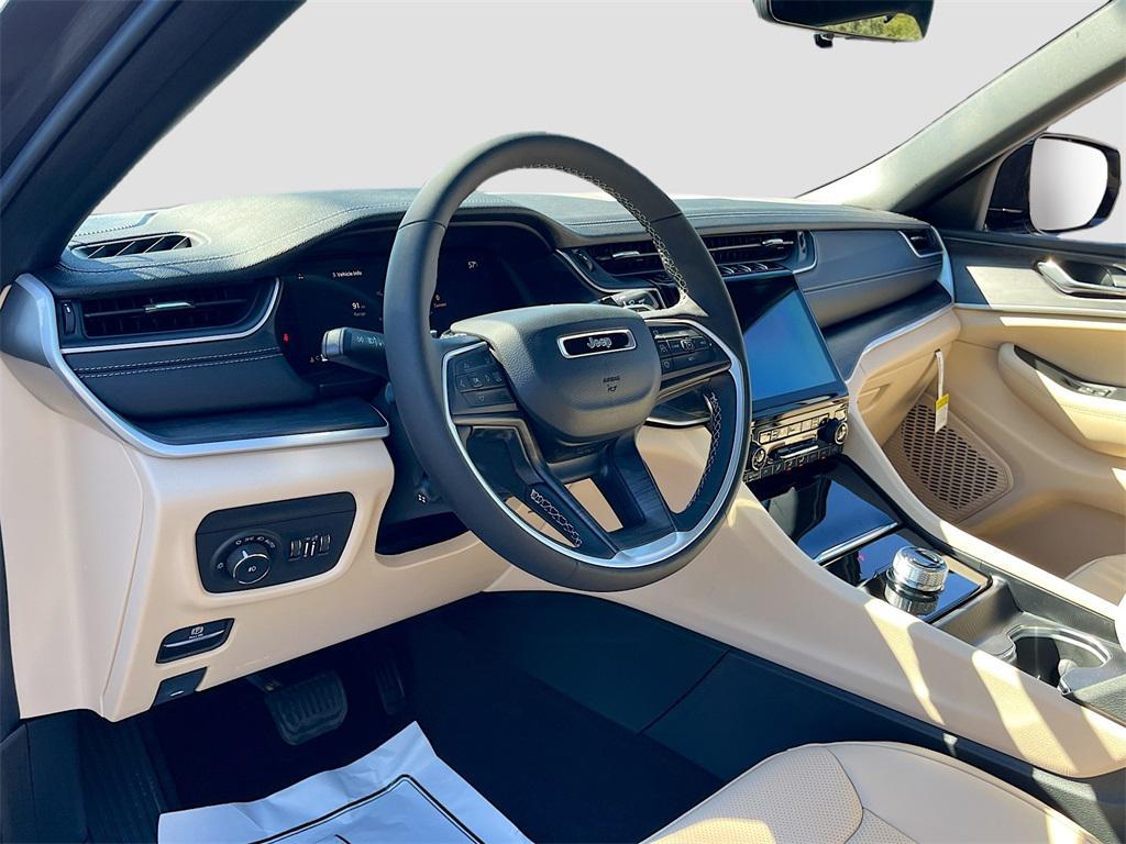 new 2025 Jeep Grand Cherokee L car, priced at $42,329