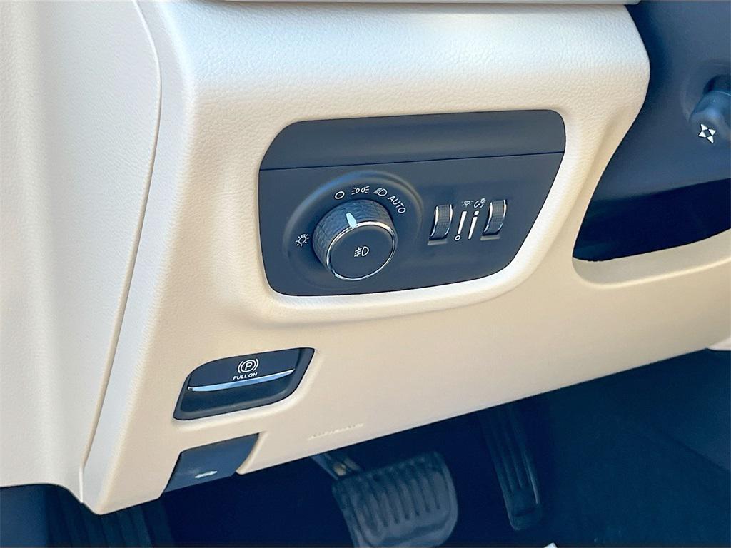 new 2025 Jeep Grand Cherokee L car, priced at $42,329