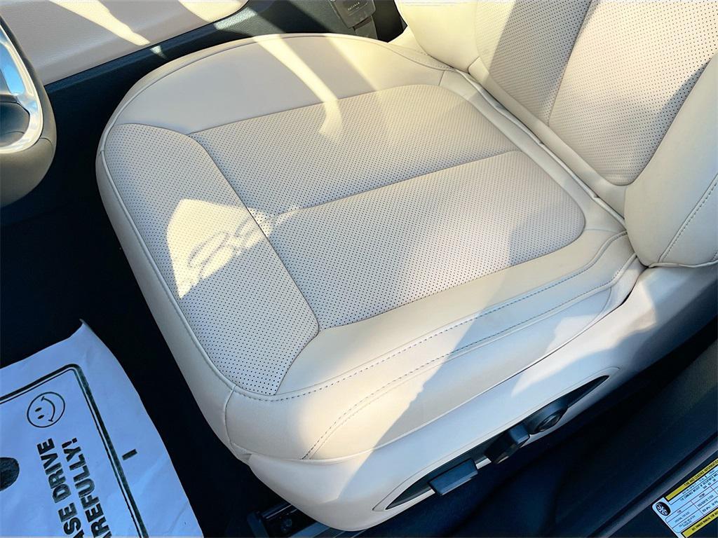 new 2025 Jeep Grand Cherokee L car, priced at $42,329