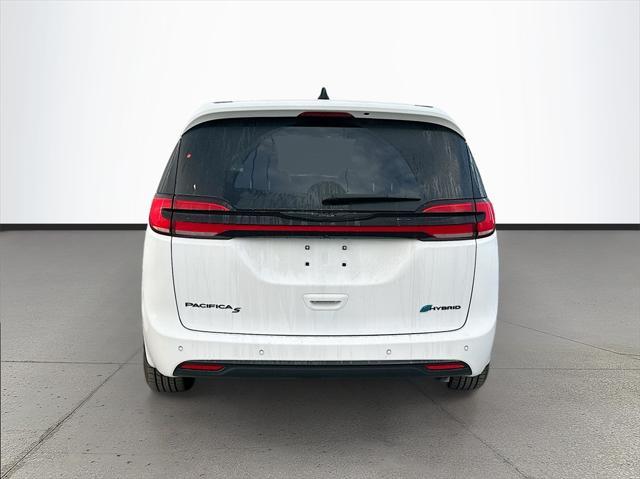 new 2024 Chrysler Pacifica Hybrid car, priced at $41,761