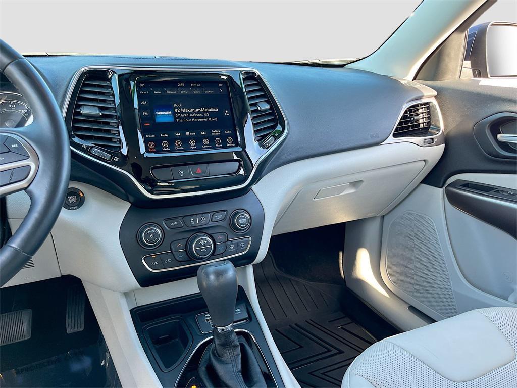 used 2020 Jeep Cherokee car, priced at $13,533