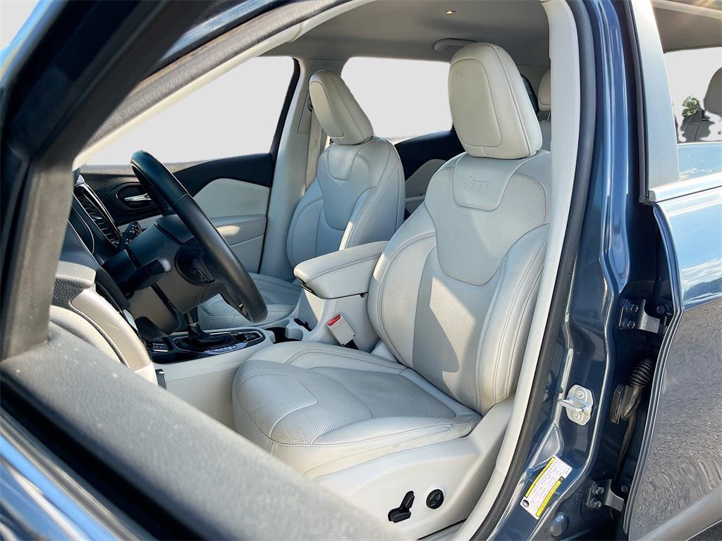 used 2020 Jeep Cherokee car, priced at $13,533