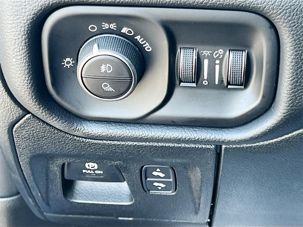 new 2025 Ram 1500 car, priced at $53,351