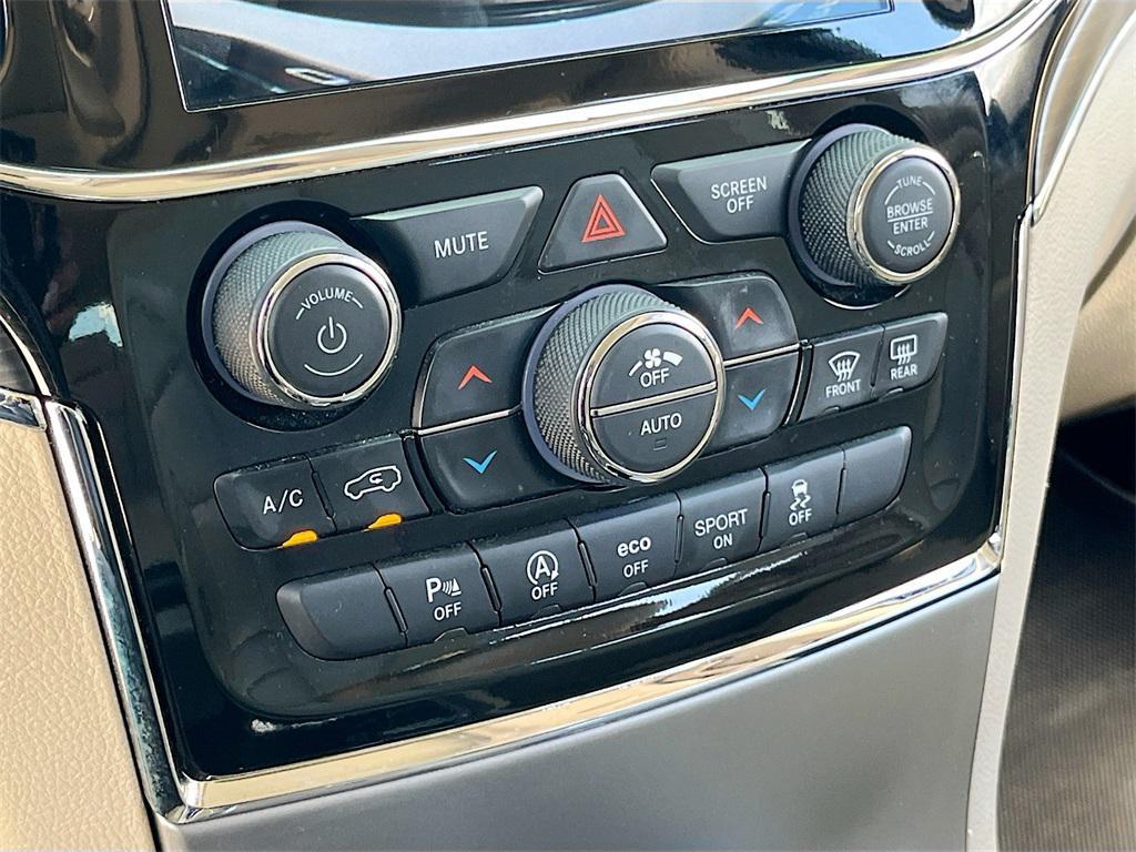 used 2020 Jeep Grand Cherokee car, priced at $20,195