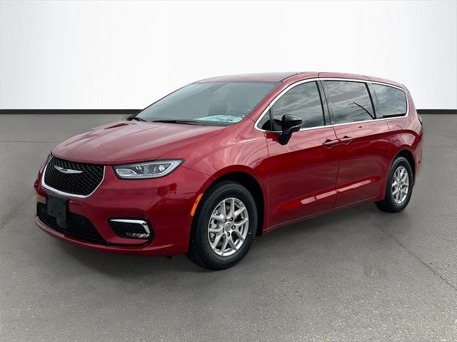 new 2025 Chrysler Pacifica car, priced at $43,920