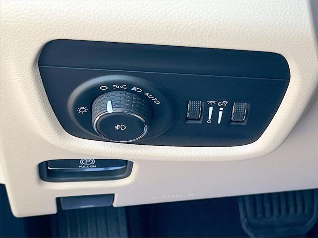 new 2025 Jeep Grand Cherokee car, priced at $41,239