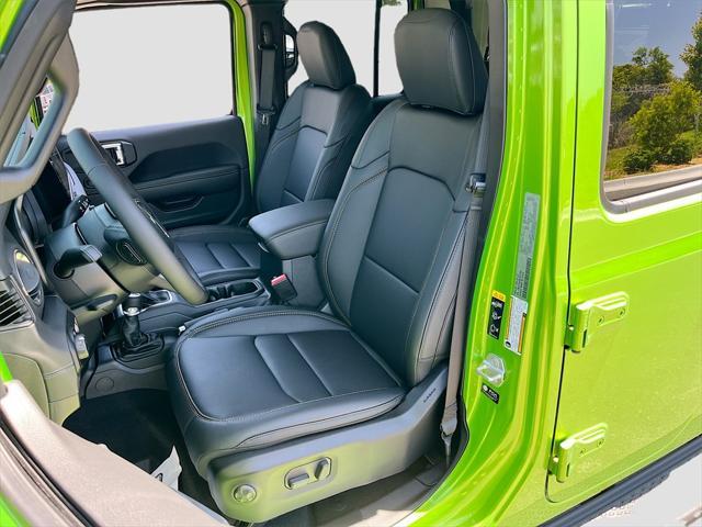 new 2025 Jeep Gladiator car, priced at $45,382