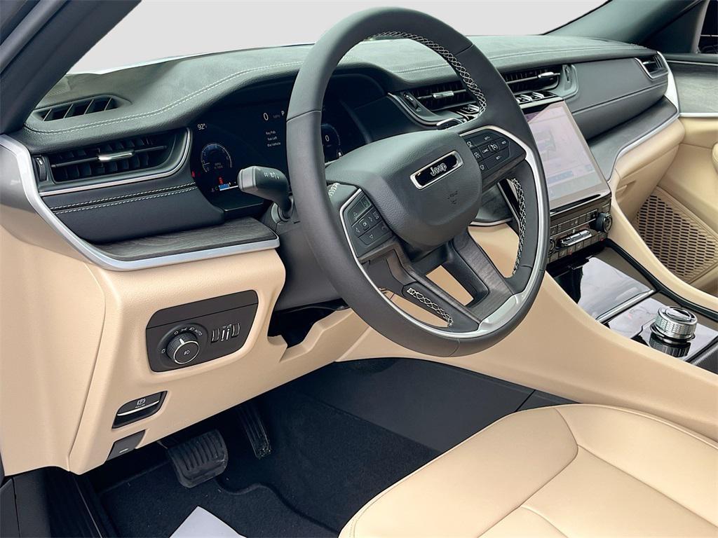 new 2025 Jeep Grand Cherokee car, priced at $35,020