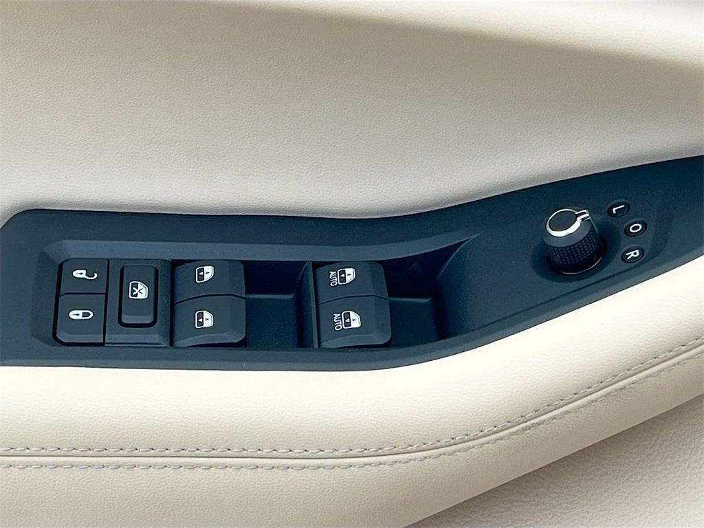 new 2025 Jeep Grand Cherokee car, priced at $35,020