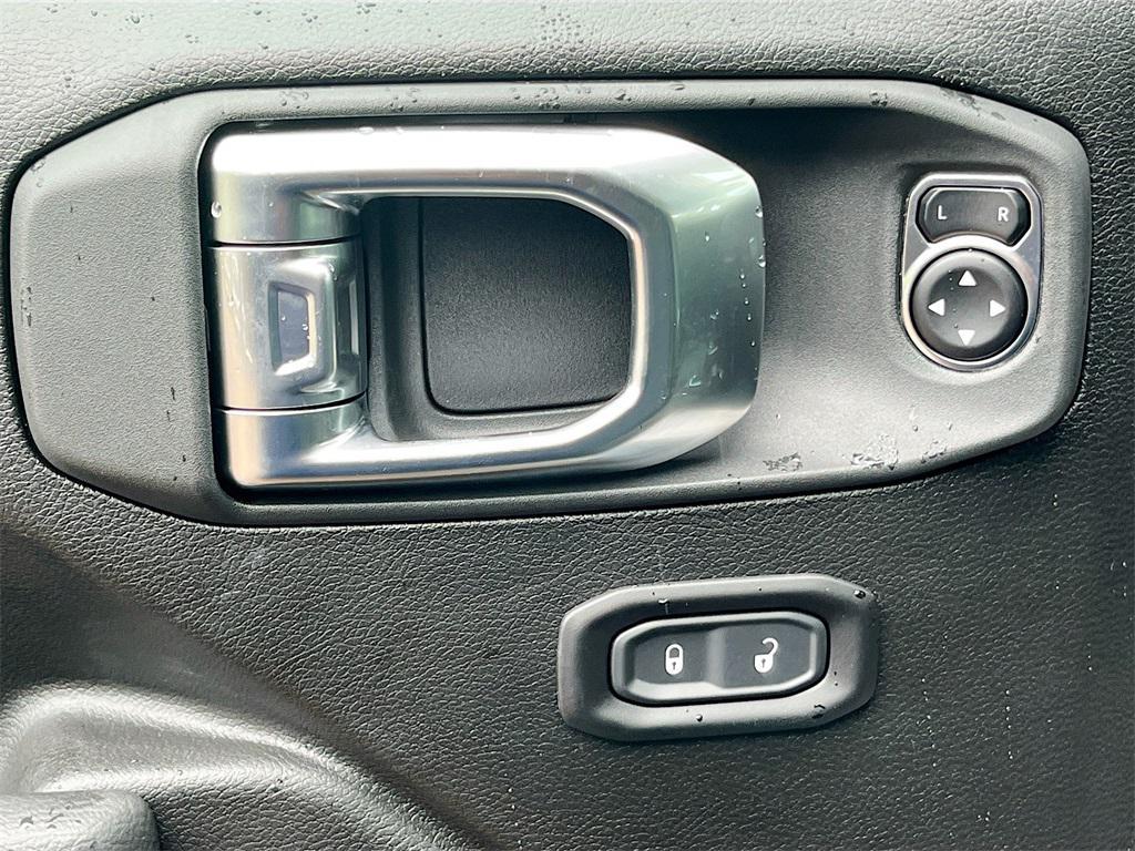 new 2025 Jeep Gladiator car, priced at $39,022