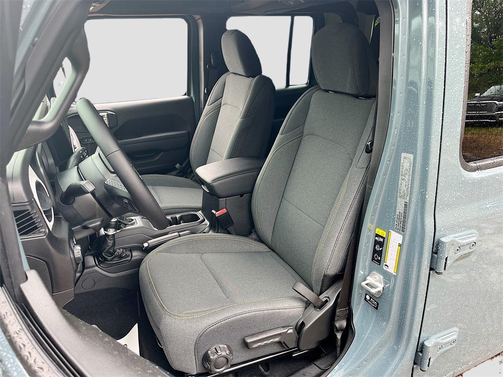 new 2025 Jeep Gladiator car, priced at $39,022