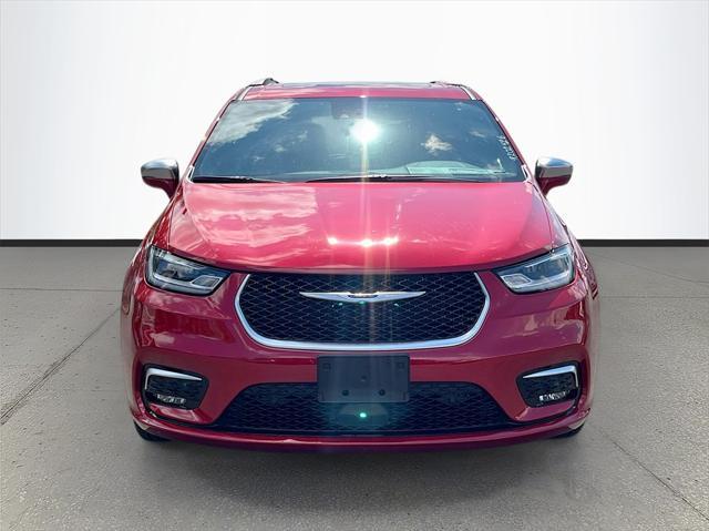 new 2024 Chrysler Pacifica car, priced at $46,678