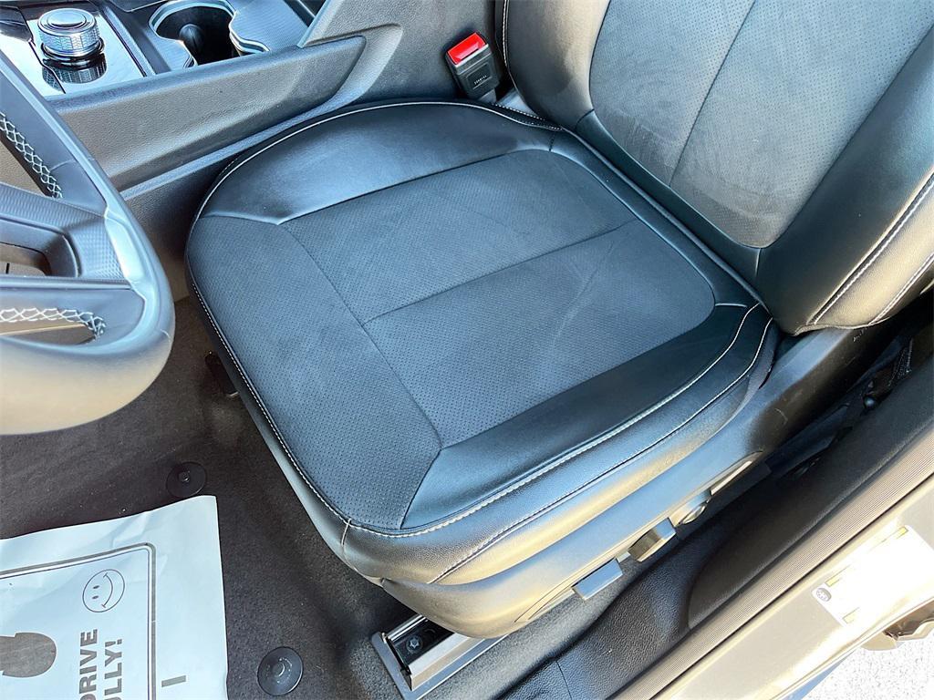 used 2025 Jeep Grand Cherokee car, priced at $35,991