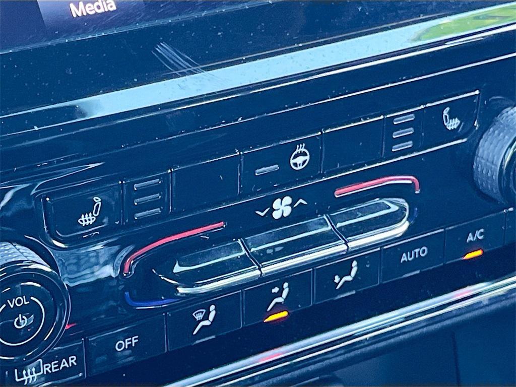 used 2025 Jeep Grand Cherokee car, priced at $35,991