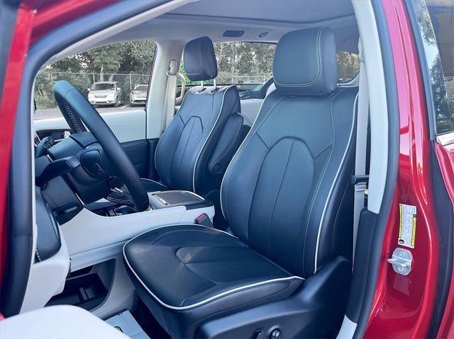 new 2024 Chrysler Pacifica car, priced at $41,172