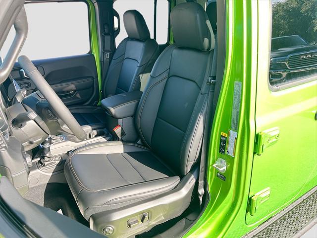 new 2025 Jeep Gladiator car, priced at $45,382