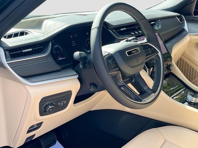 new 2025 Jeep Grand Cherokee car, priced at $43,159