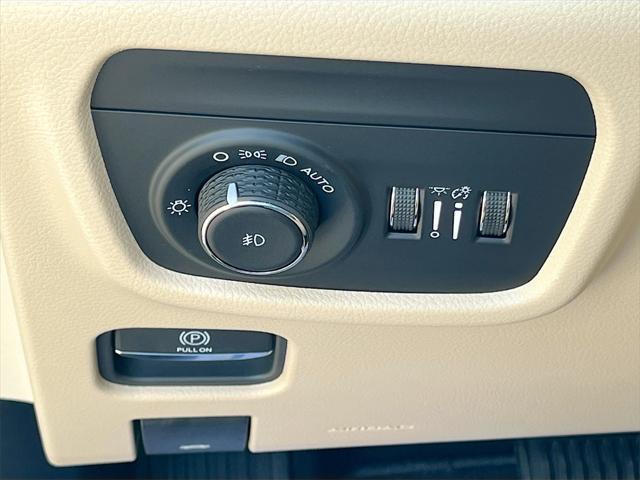 new 2025 Jeep Grand Cherokee car, priced at $43,159