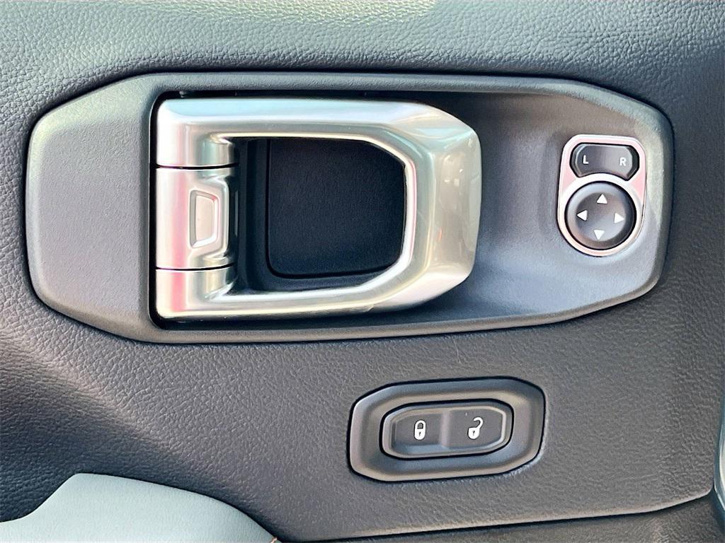 new 2025 Jeep Gladiator car, priced at $51,321