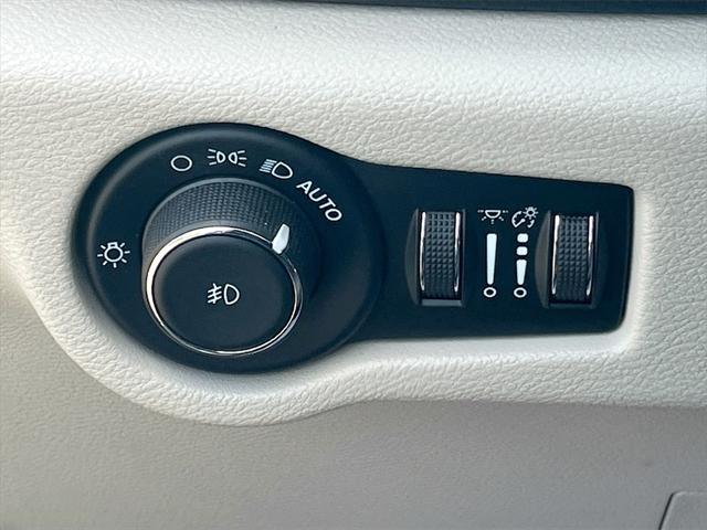 used 2021 Chrysler Pacifica car, priced at $26,995