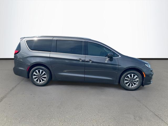 used 2021 Chrysler Pacifica car, priced at $26,995
