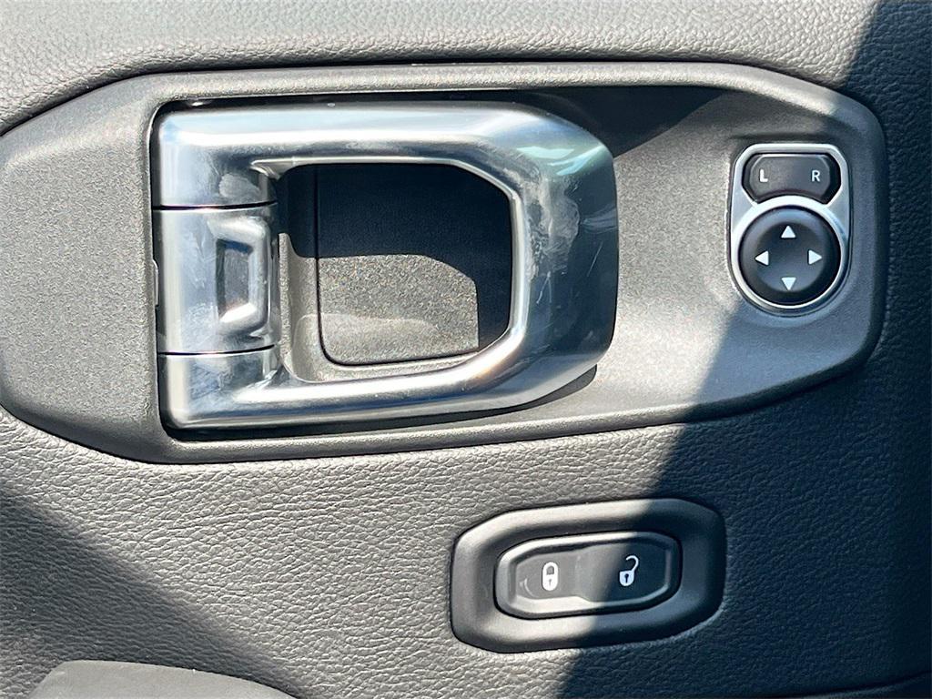 new 2025 Jeep Wrangler car, priced at $103,580