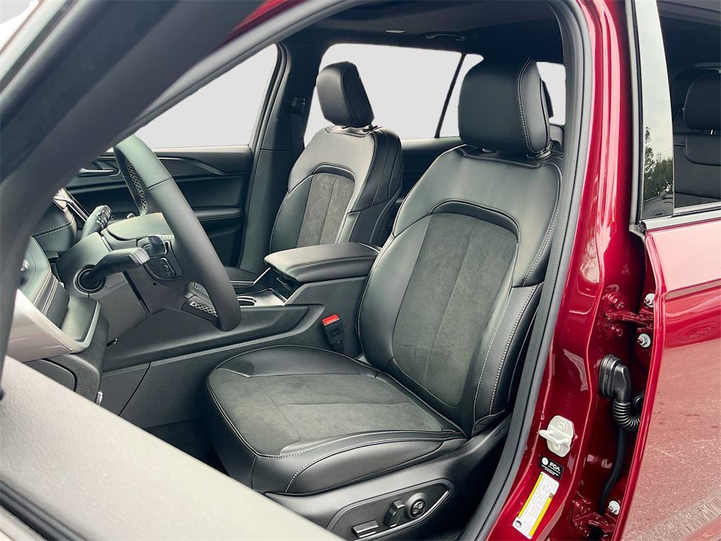 new 2025 Jeep Grand Cherokee L car, priced at $40,236