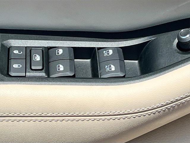 used 2025 Jeep Grand Cherokee L car, priced at $43,594