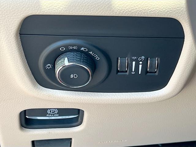 used 2025 Jeep Grand Cherokee L car, priced at $43,594