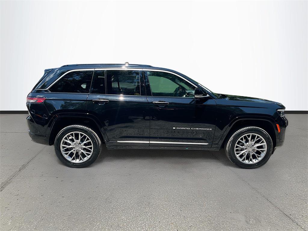 new 2025 Jeep Grand Cherokee car, priced at $53,985