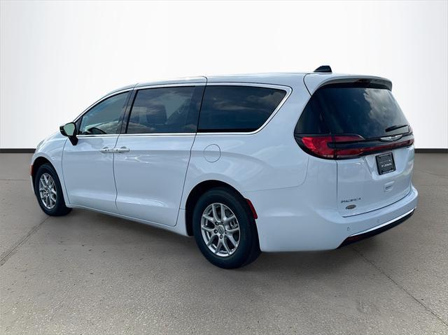 new 2024 Chrysler Pacifica car, priced at $38,588