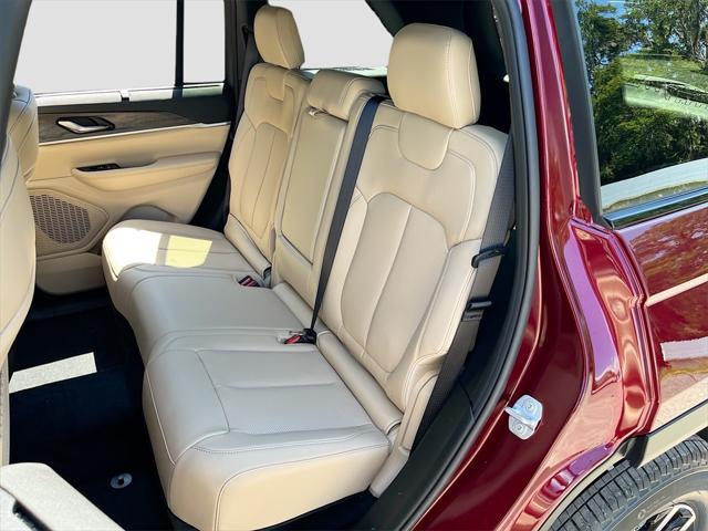 new 2025 Jeep Grand Cherokee car, priced at $41,239