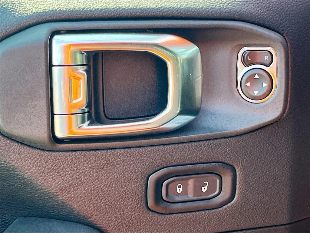 new 2025 Jeep Wrangler car, priced at $105,880