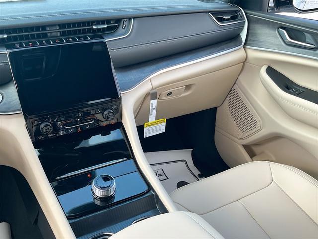 new 2025 Jeep Grand Cherokee car, priced at $36,016
