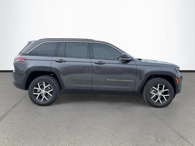 new 2025 Jeep Grand Cherokee car, priced at $43,607