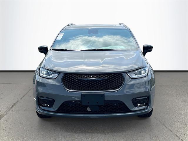 new 2025 Chrysler Pacifica car, priced at $47,339