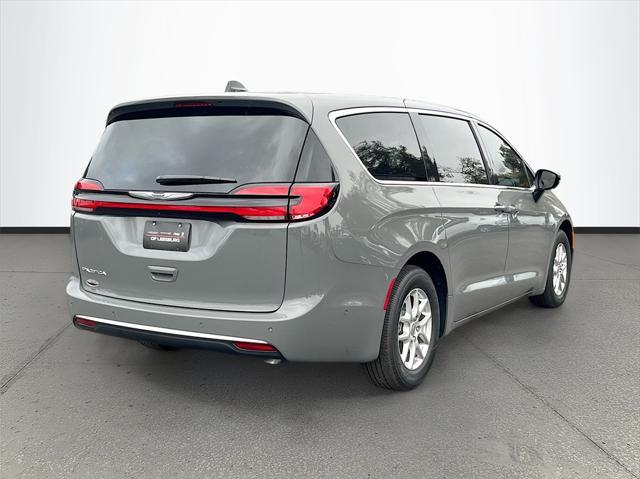 new 2025 Chrysler Pacifica car, priced at $41,503