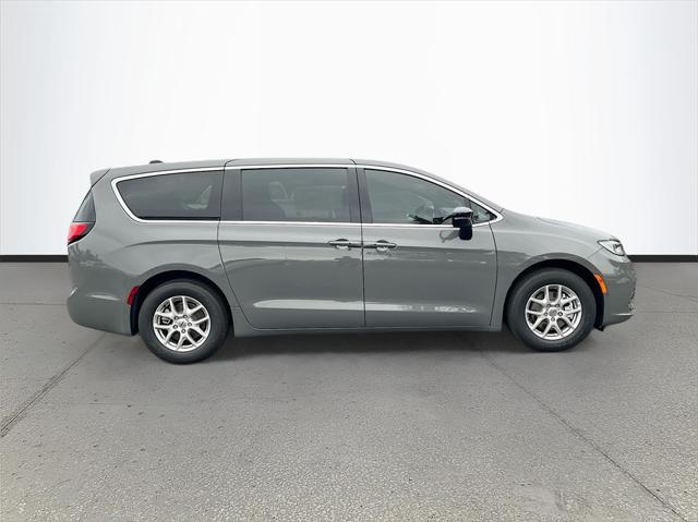 new 2025 Chrysler Pacifica car, priced at $41,503