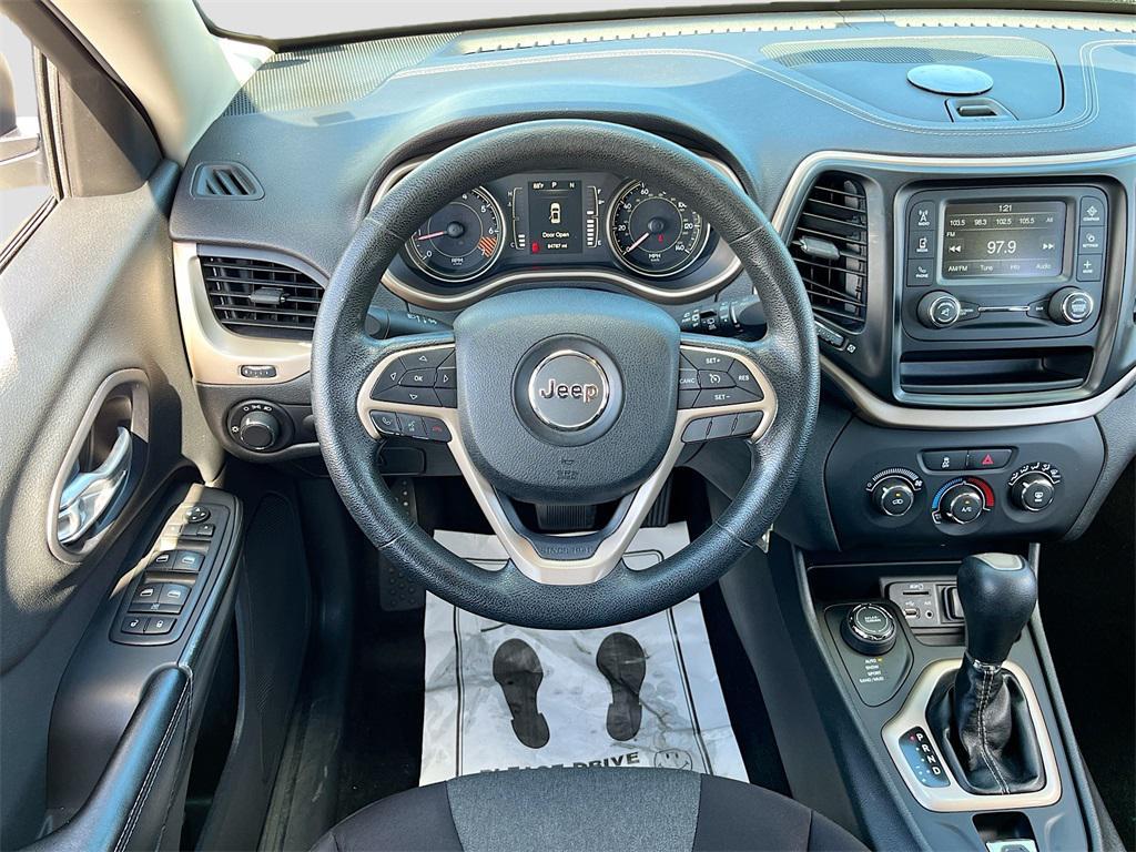 used 2014 Jeep Cherokee car, priced at $9,981