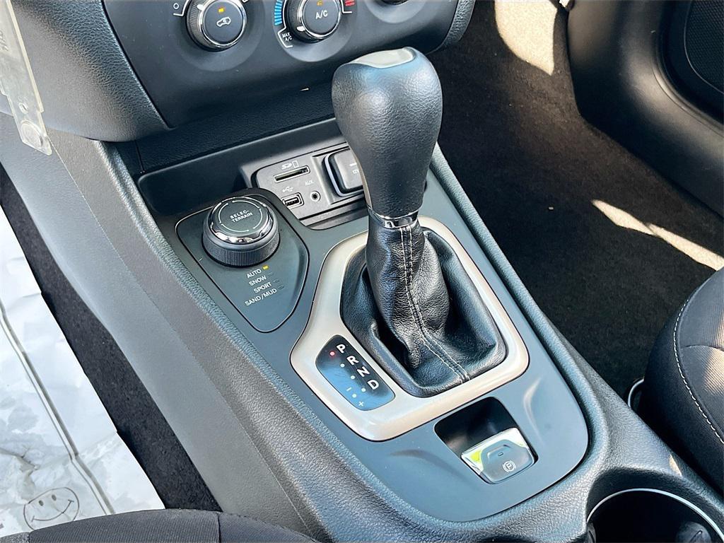 used 2014 Jeep Cherokee car, priced at $9,981