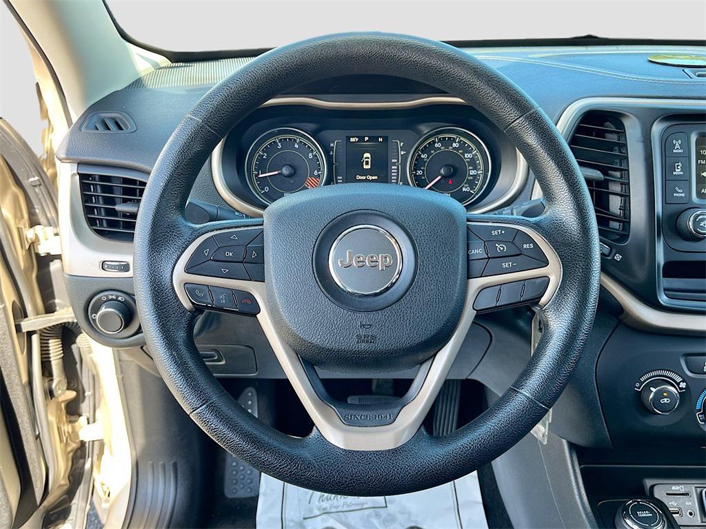 used 2014 Jeep Cherokee car, priced at $9,981