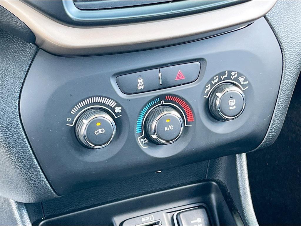 used 2014 Jeep Cherokee car, priced at $9,981