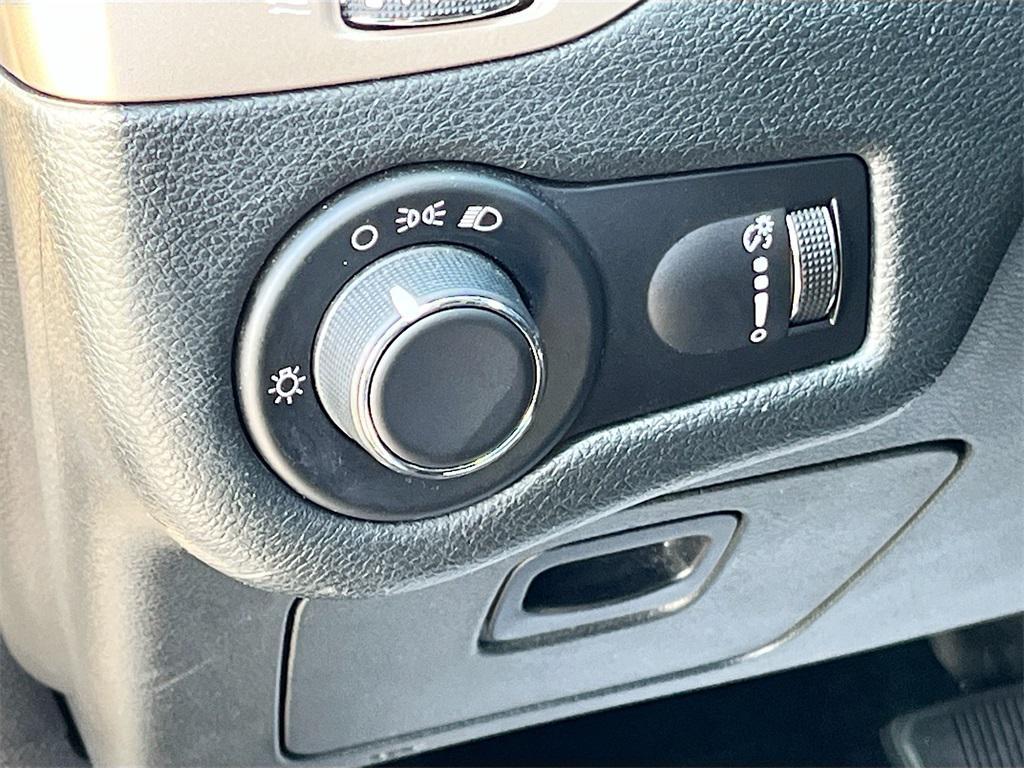 used 2014 Jeep Cherokee car, priced at $9,981