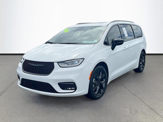 used 2024 Chrysler Pacifica car, priced at $34,991