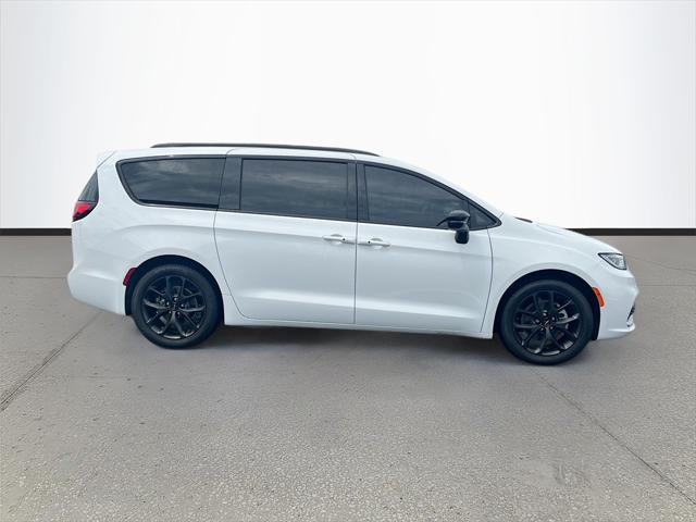 used 2024 Chrysler Pacifica car, priced at $34,991